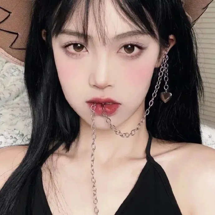 红色圣女 封面